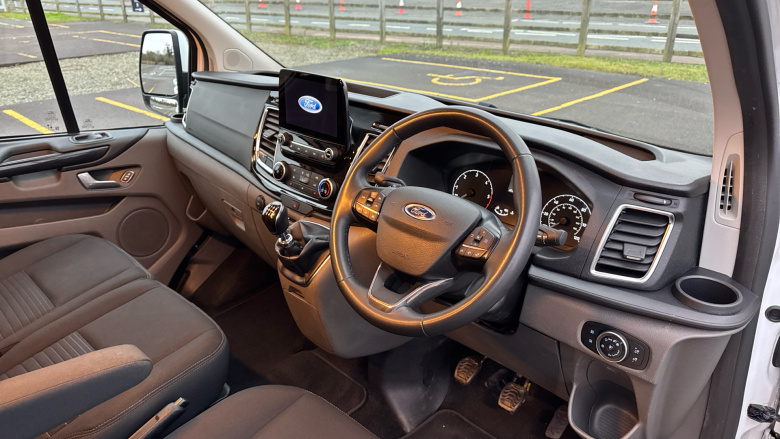 Ford Transit Custom 300 L1 Diesel Fwd 2.0 EcoBlue 130ps Low Roof D/Cab Limited Van